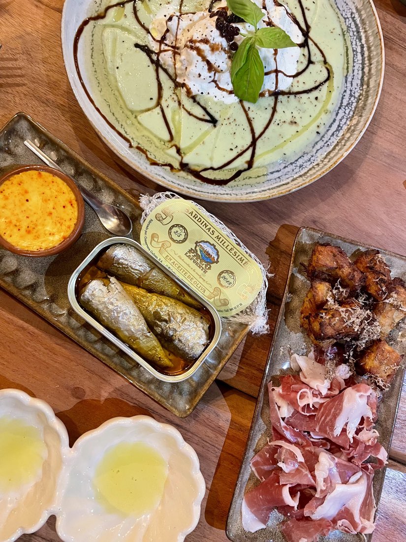 Planche à partager : burrata, sardines et charcuterie au Comptoir Brut, Metz